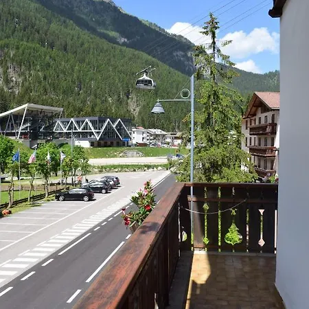 Bed & Breakfast Garni Monika