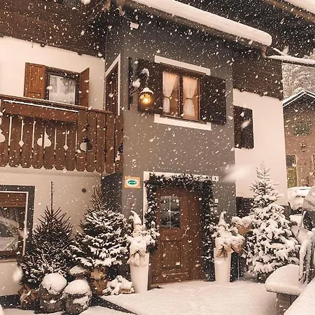 Bed & Breakfast Garni Monika Canazei