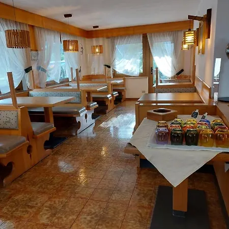 Garni Monika Bed & Breakfast 3*