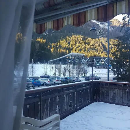 Bed & Breakfast Garni Monika Canazei