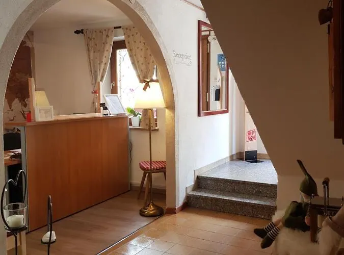 Garni Monika Канацеї