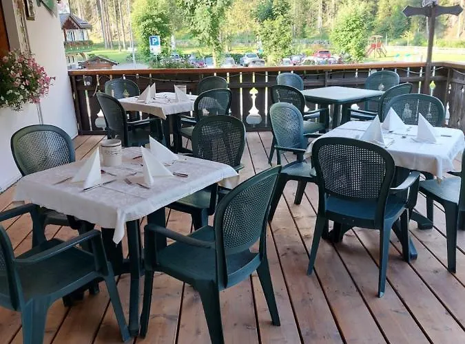 Garni Monika Канацеї