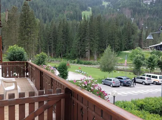 Garni Monika 3* Canazei