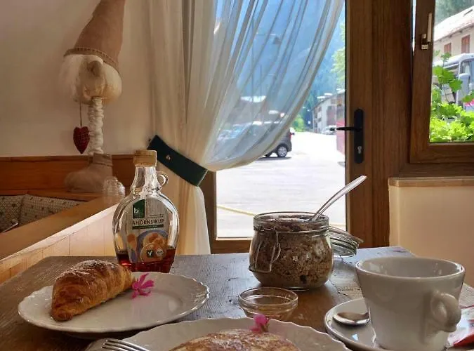 Garni Monika Канацеї